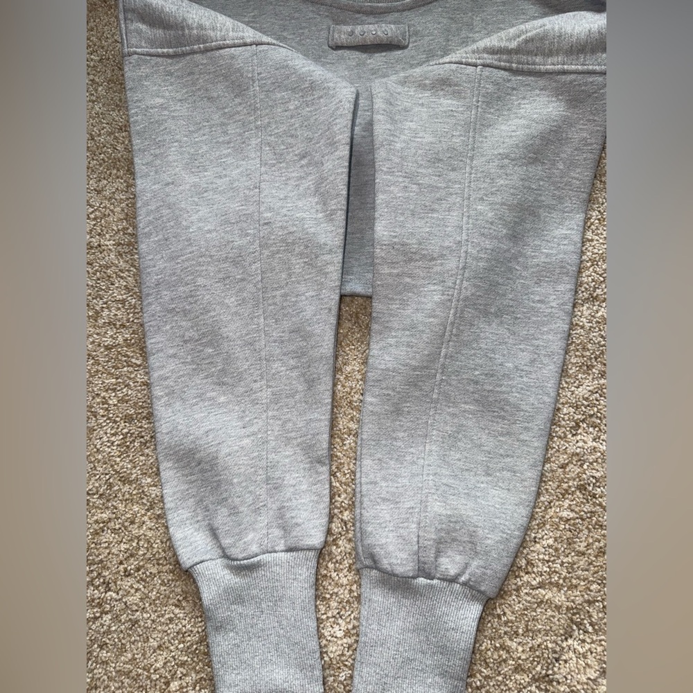 ACTA Cropped Sweatshirt NWT - Picture 9 of 10